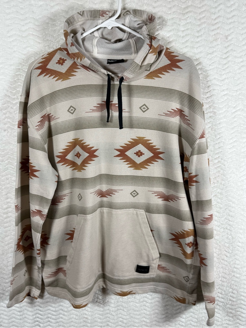 Hollister Beige Aztec-Pattern Crewneck Hoodie with Rust Accents. Size XL. 🔥🔥🤩